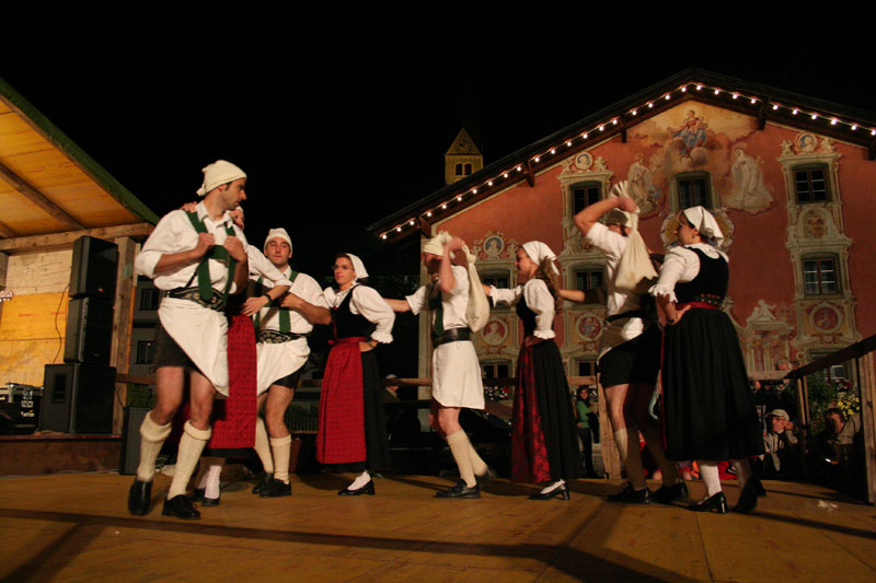 Traditionelles Dorffest in Holzgau
