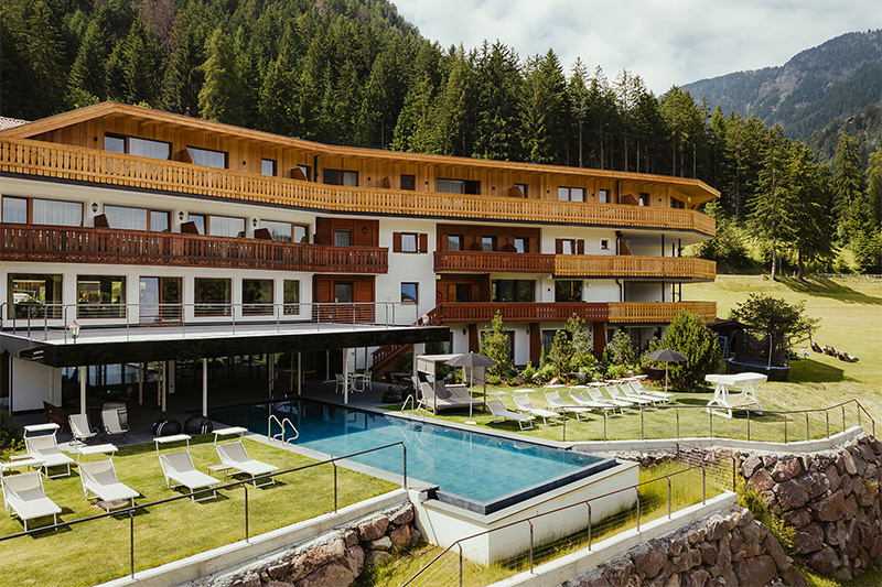 Sommerurlaub im 4-Sterne Hotel Digon in St. Ulrich im Grödnertal