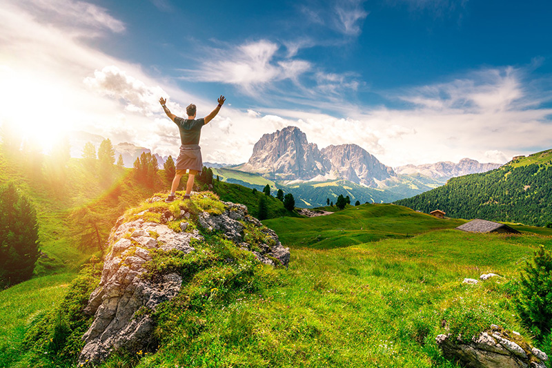 Erlebe den goldenen Frühling in den Dolomiten