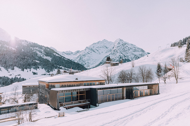 Winterurlaub im 4-Sterne Superior Naturhotel Chesa Valisa im Kleinwalsertal