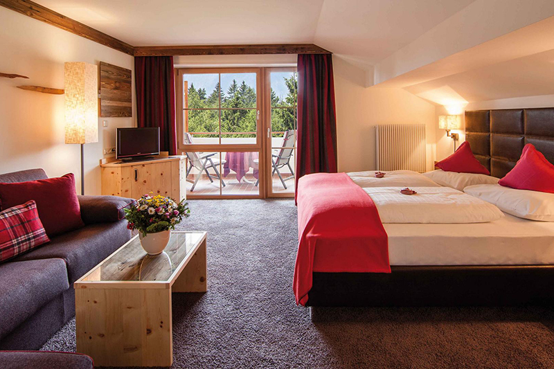 Wohlfühlzimmer Himmelschlüssel ca. 32 m² im Wohlfühlhotel Falzeben im Meraner Land in Südtirol