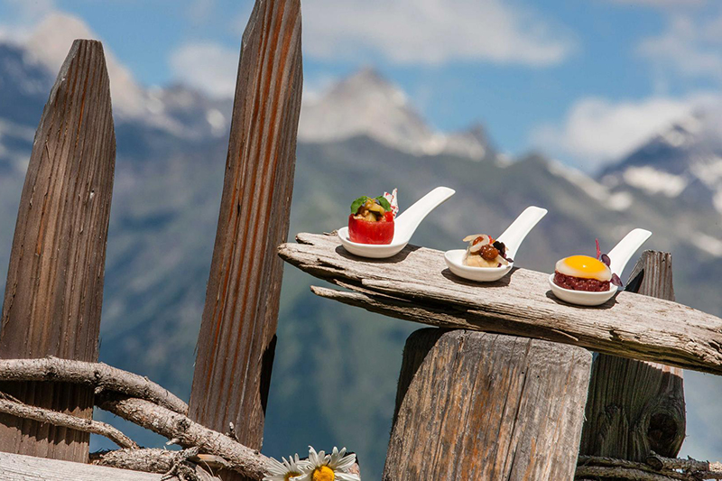 Lukullische Genüsse im 4 Sterne Berghotel Falzeben in Hafling oberhalb von Meran in Südtirol