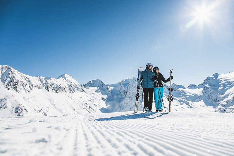 Sonne tanken im Schnee