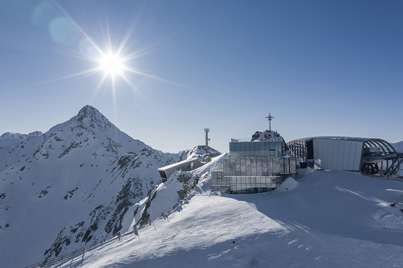 Restaurant ICE Q (3.048 m) – James Bond Drehort
