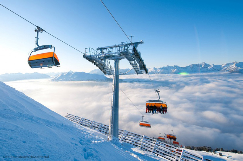 Moderne und komfortable Lifts im Skigebiet Hochzeiger
