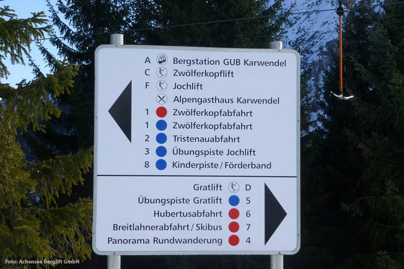 Wegweiser in Pertisau Karwendel Bergbahn