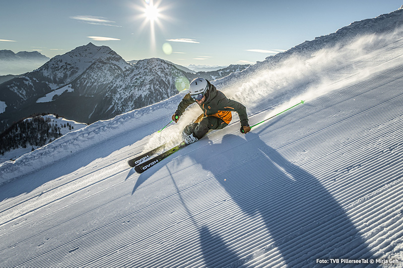 Sportliches Skifahren im Skigebiet Fieberbrunn im PillerseeTal - der schneereichsten Region Tirols