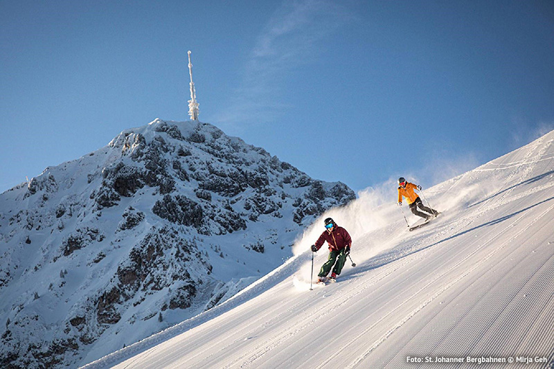 Skifahren mit Panoramablick auf das Kitzbüheler Horn