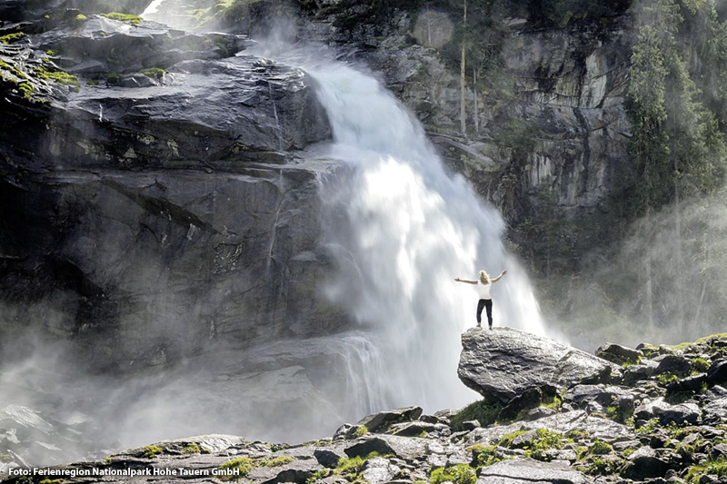 Der Nationalpark Hohe Tauern: 1.856 km², 266 Gipfel über 3.000 m, 551 Seen, 26 bedeutende Wasserfälle, 250 Gletscher und der größte Berg Österreichs