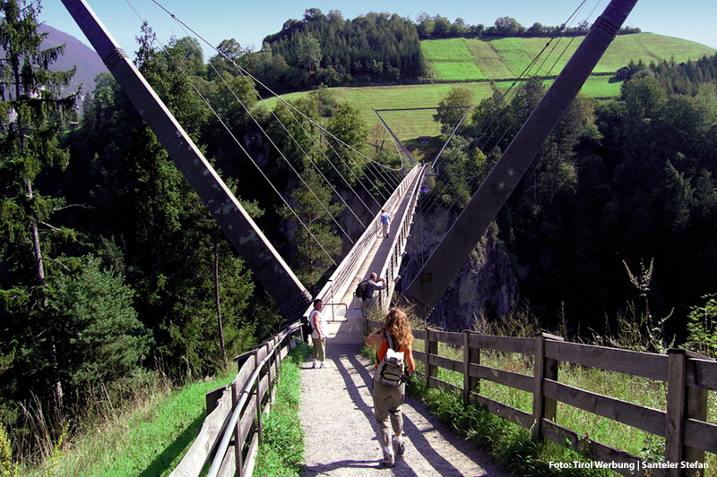 Benni-Raich-Fußgängerhängebrücke (94 m Höhe)