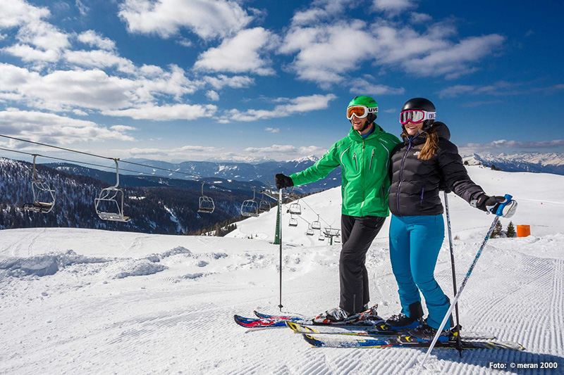 Neben dem Skifahren können Paare im Wellnesshotel Falzeben auch einen Romantikurlaub buchen