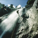 Canyoning in den Alpen - Adrenalin und WOW-Effekt am und im Wasser