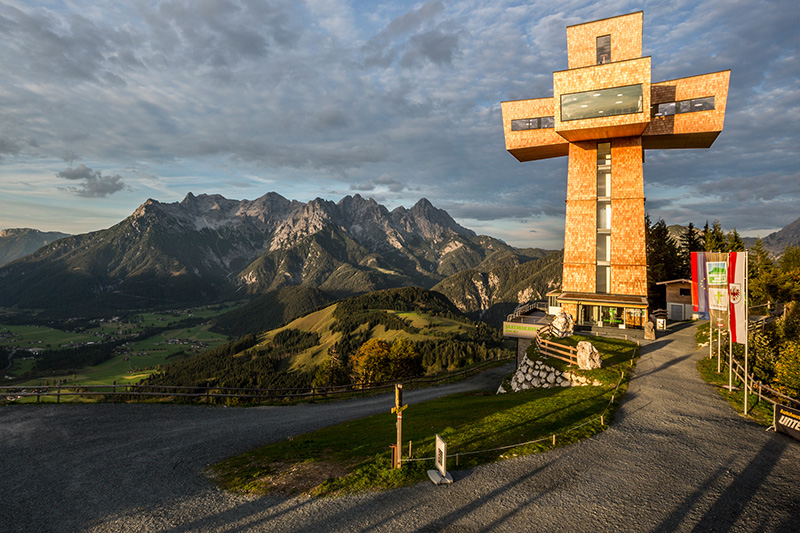 Begehbares Gipfelkreuz